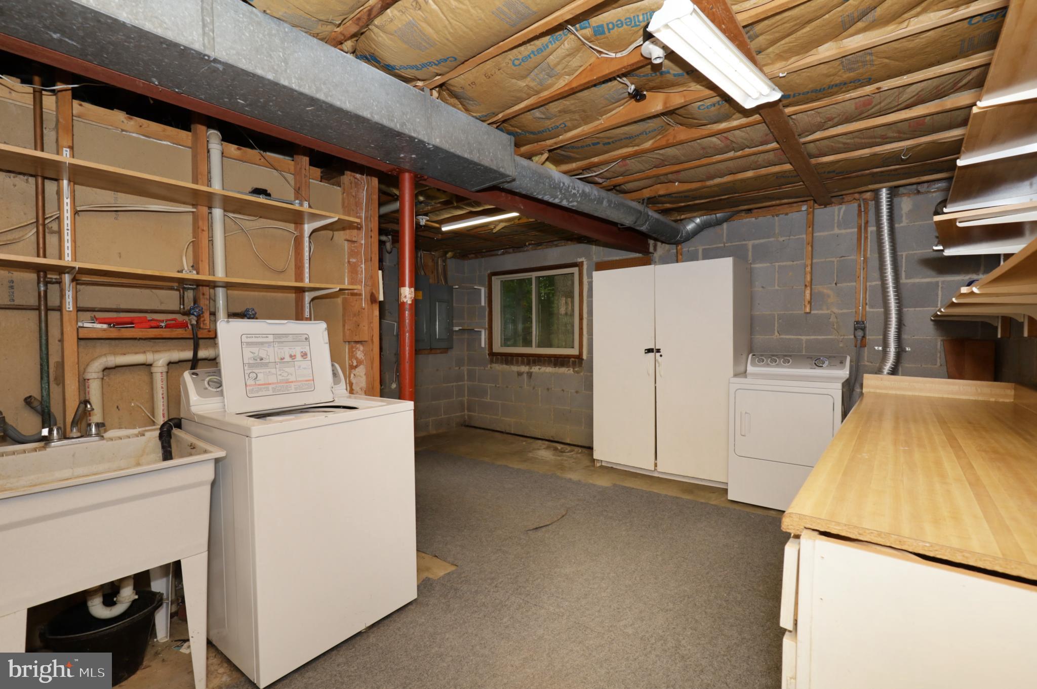 WOLF RUN - Residential Lease