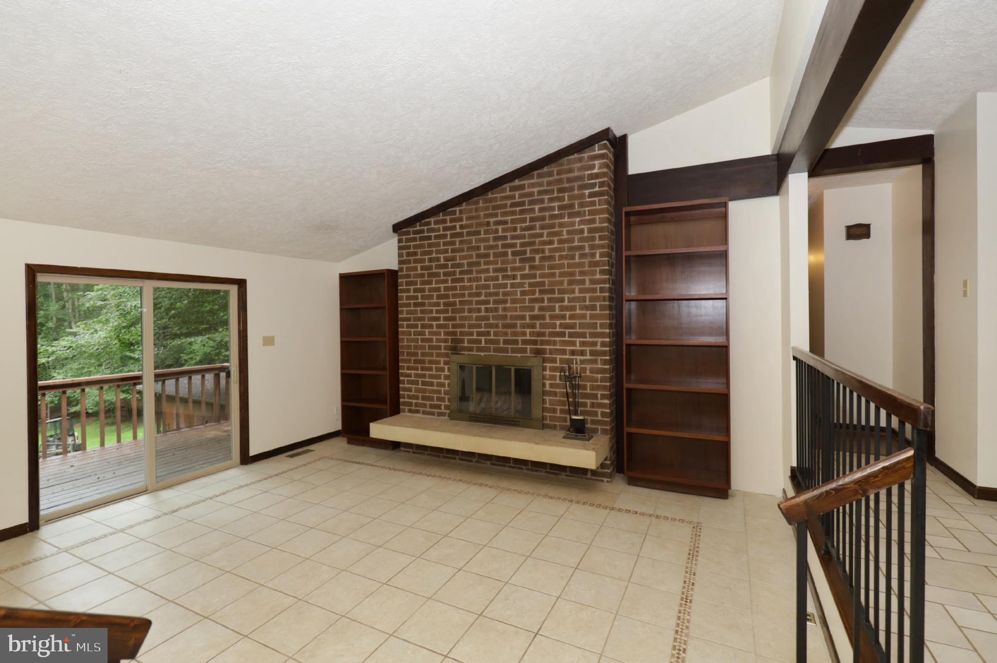 WOLF RUN - Residential Lease