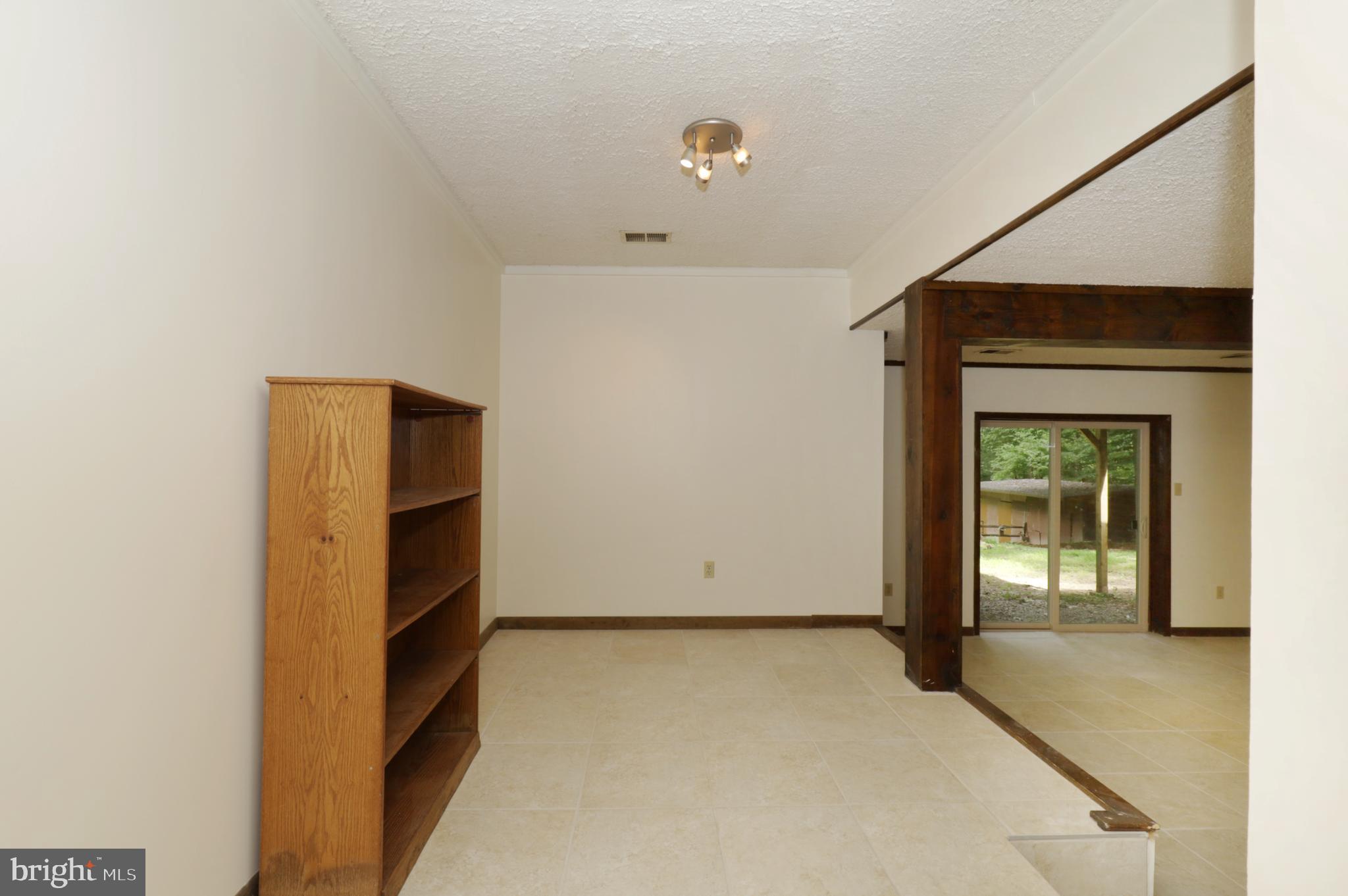 WOLF RUN - Residential Lease