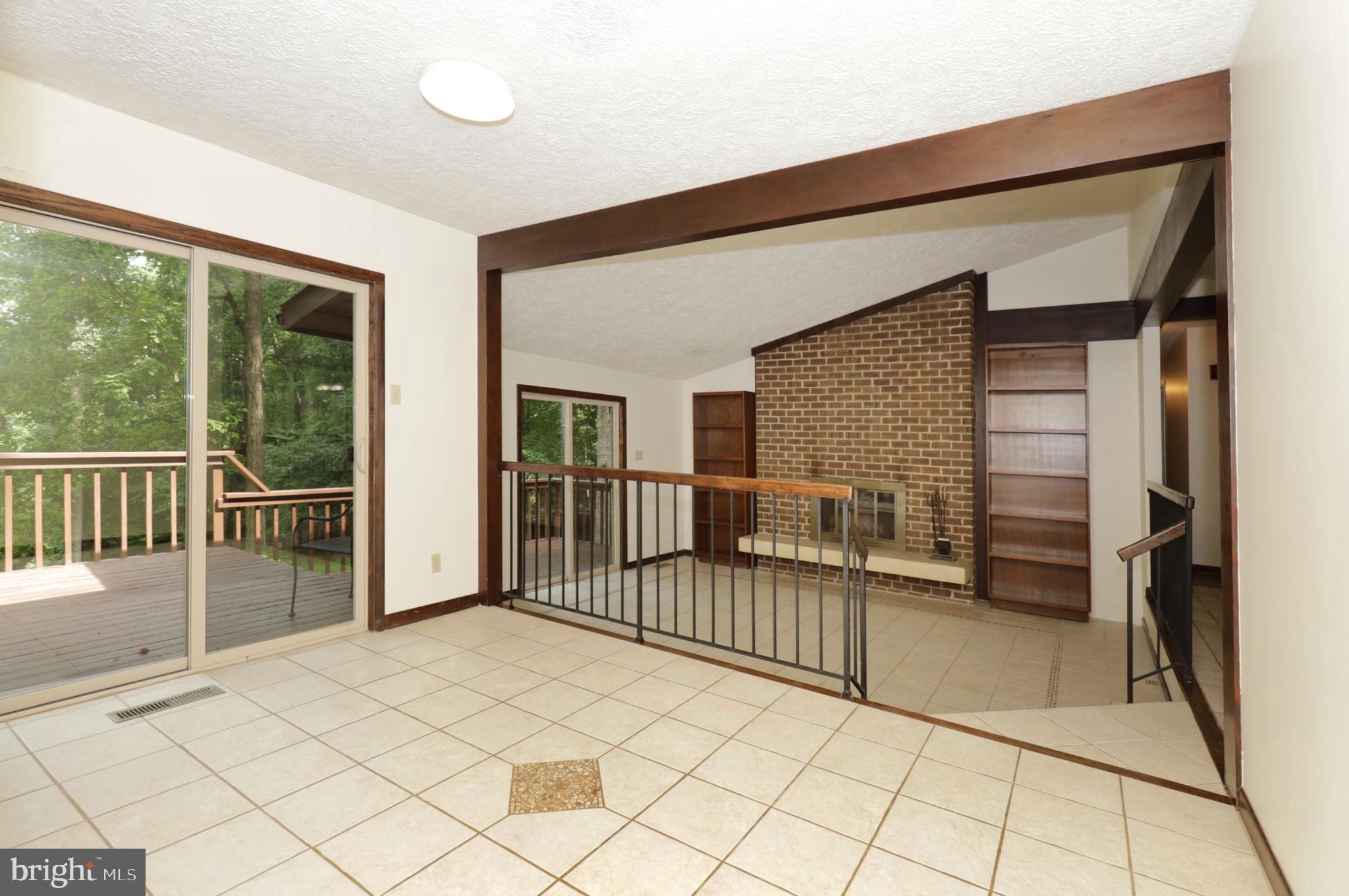 WOLF RUN - Residential Lease