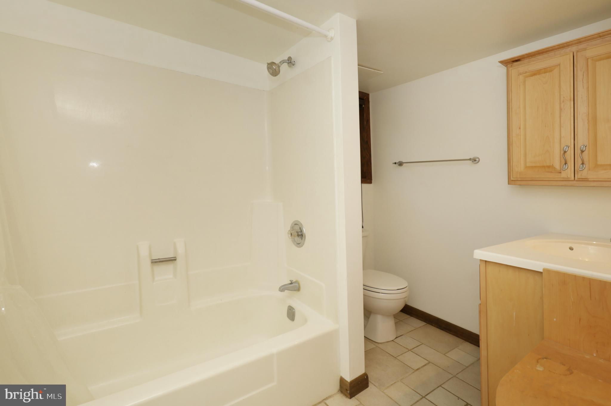 WOLF RUN - Residential Lease