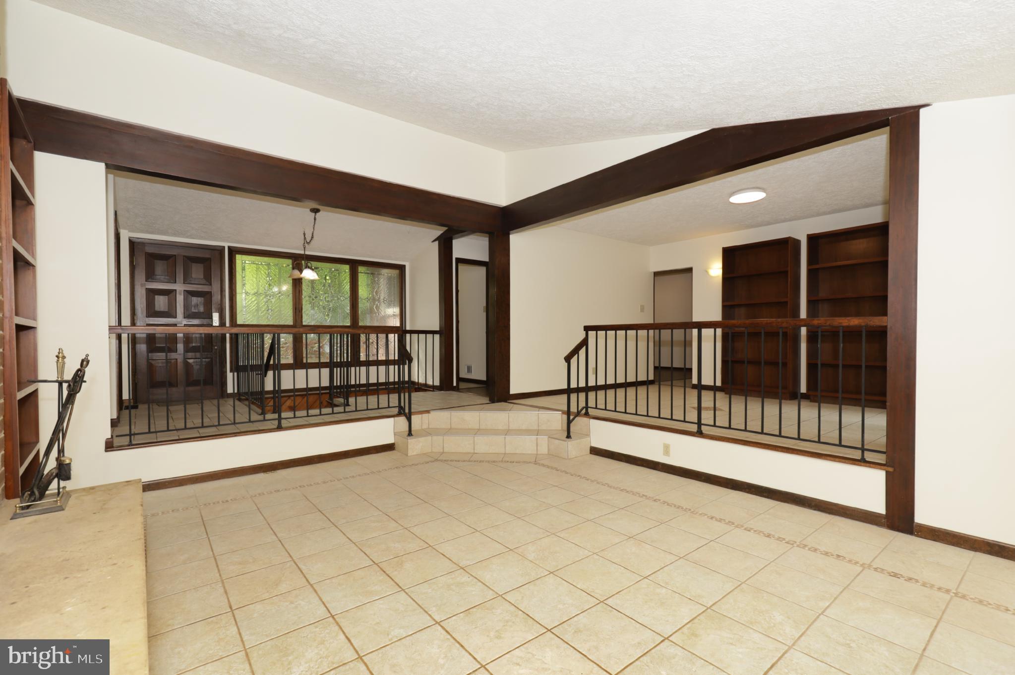 WOLF RUN - Residential Lease