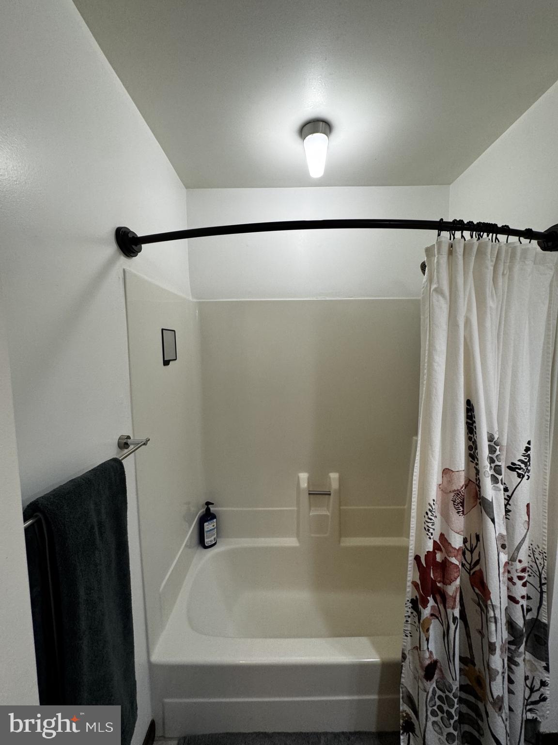 WOLF RUN - Residential Lease