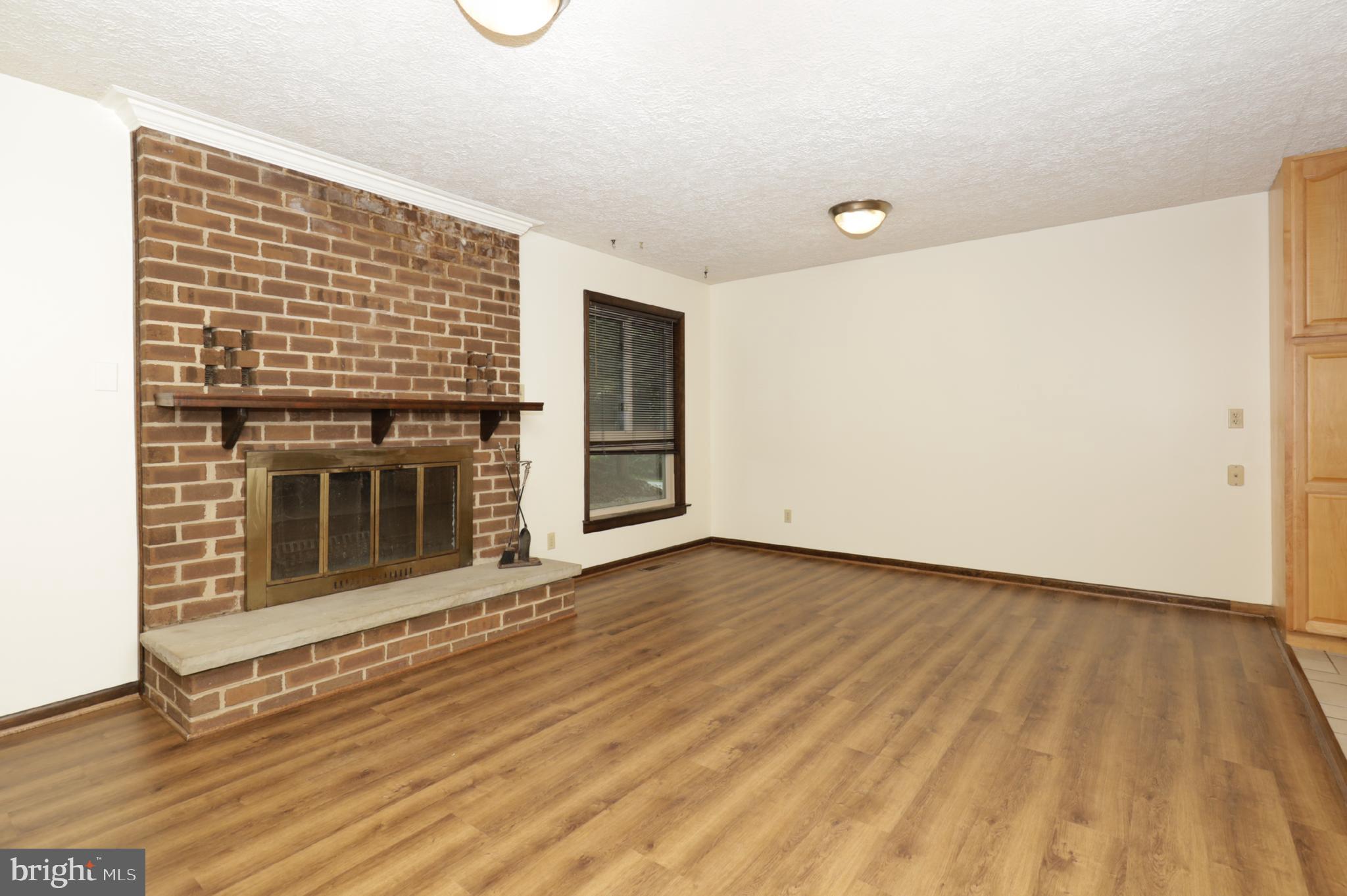 WOLF RUN - Residential Lease