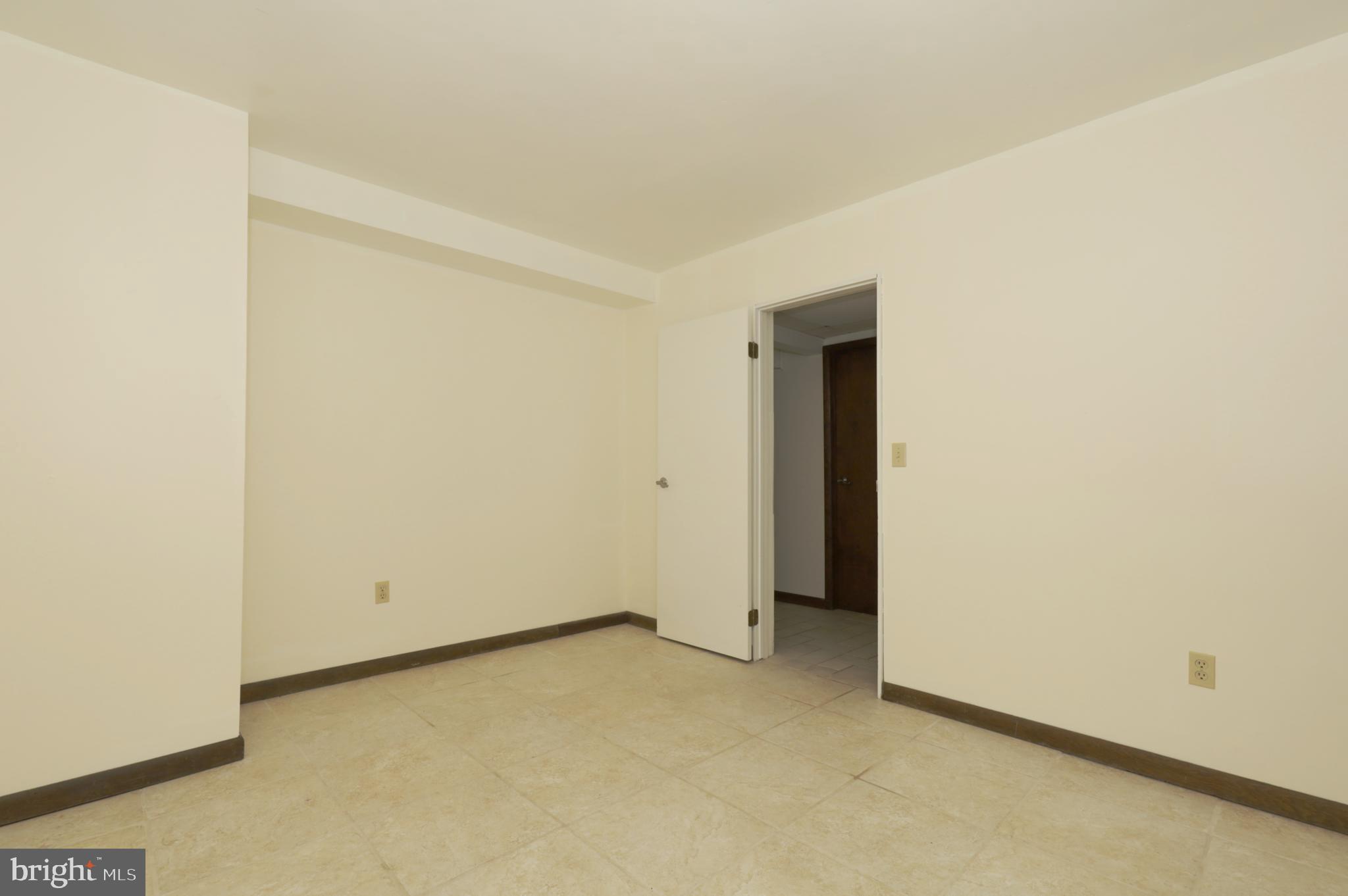 WOLF RUN - Residential Lease