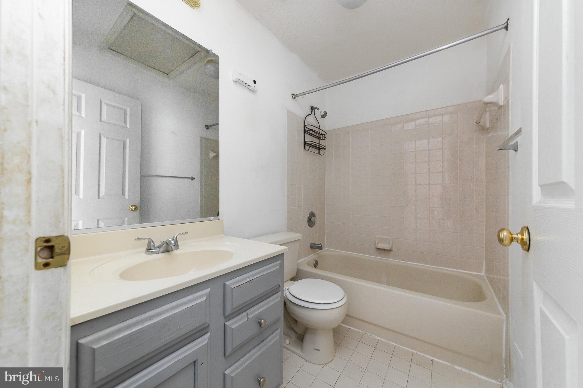 COUNTRY WALK - Residential