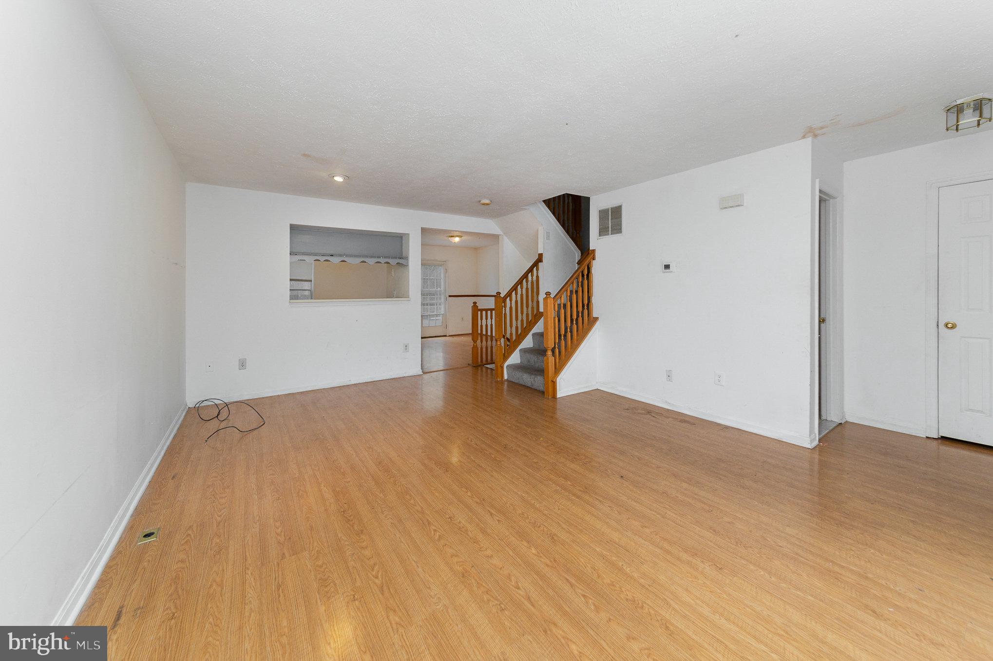 COUNTRY WALK - Residential