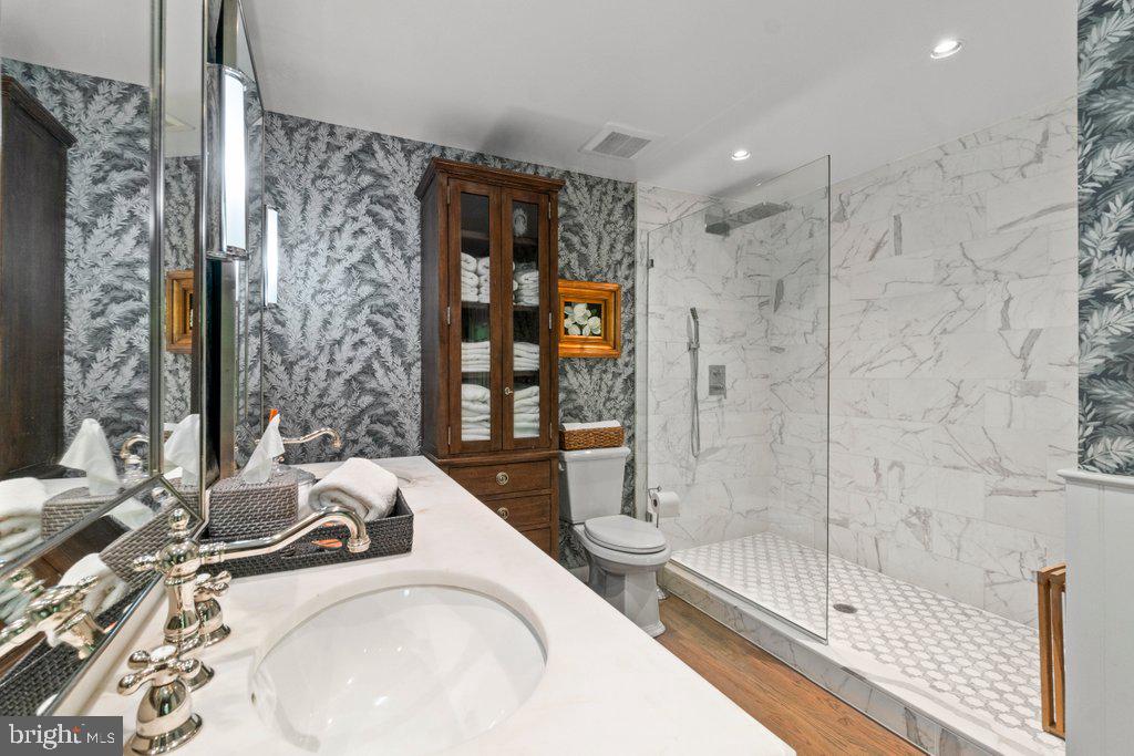 THORNTON WOOD - Residential