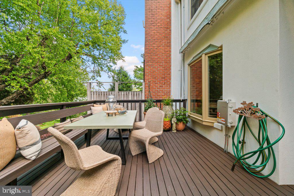 THORNTON WOOD - Residential