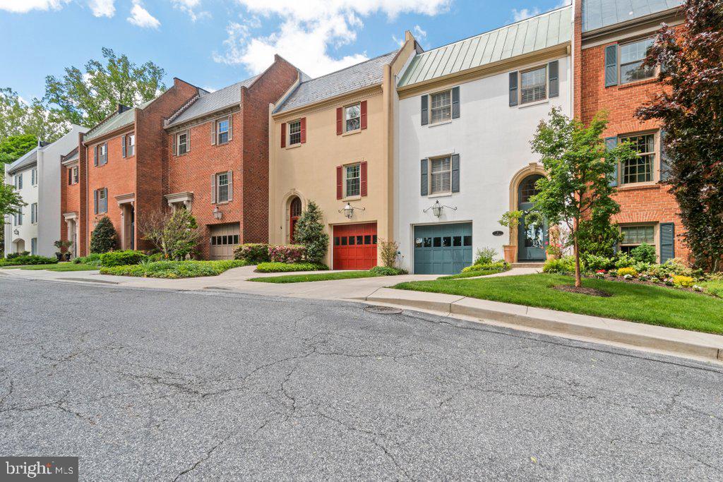 THORNTON WOOD - Residential