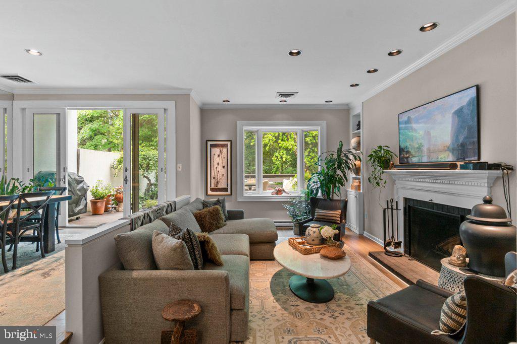 THORNTON WOOD - Residential
