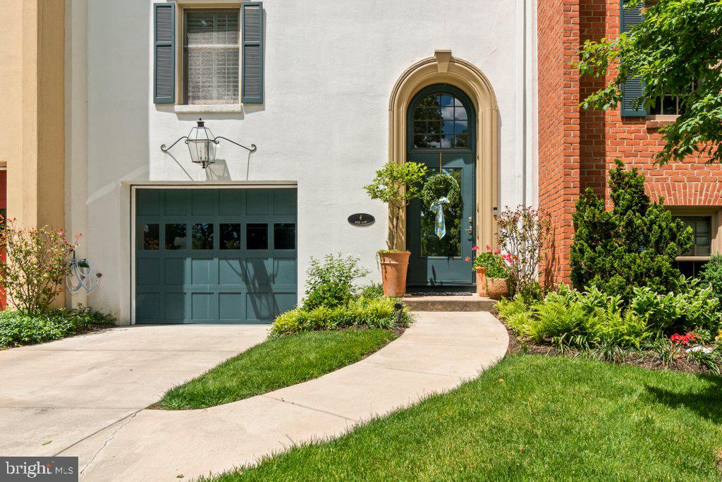 THORNTON WOOD - Residential