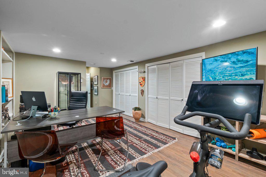 THORNTON WOOD - Residential