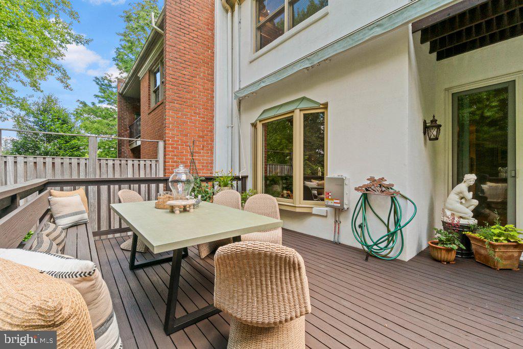 THORNTON WOOD - Residential