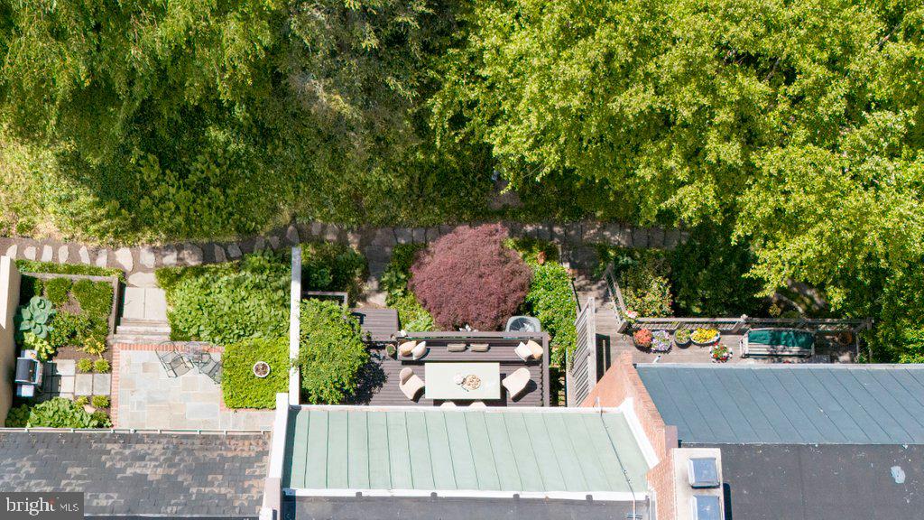 THORNTON WOOD - Residential