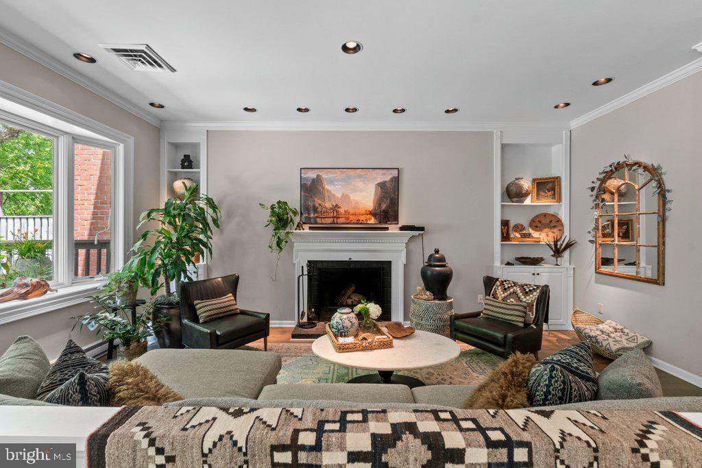 THORNTON WOOD - Residential