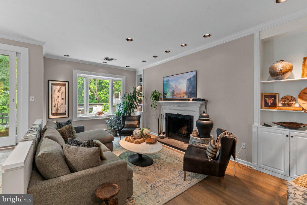 THORNTON WOOD - Residential