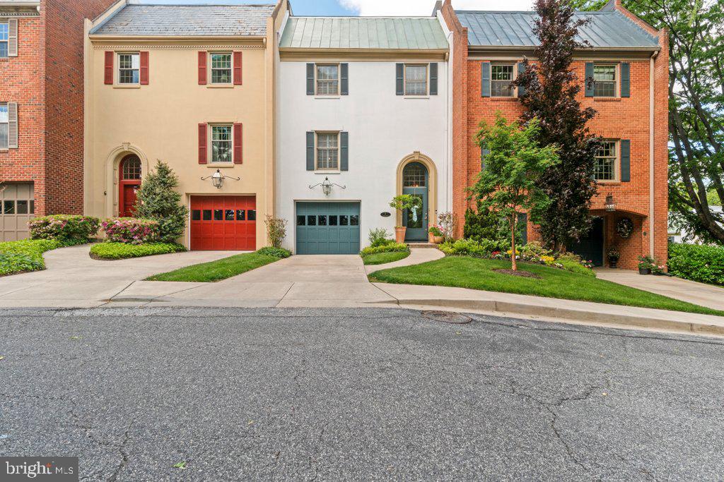 THORNTON WOOD - Residential