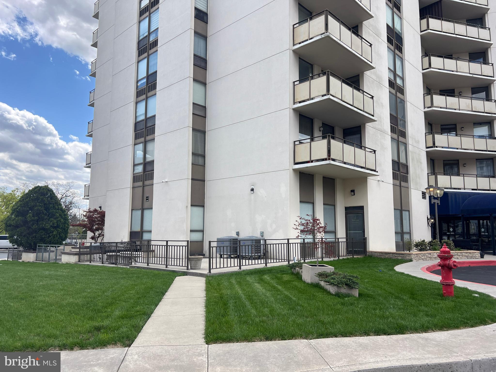 RIDGELY TOWSON CENTER - Commercial Sale