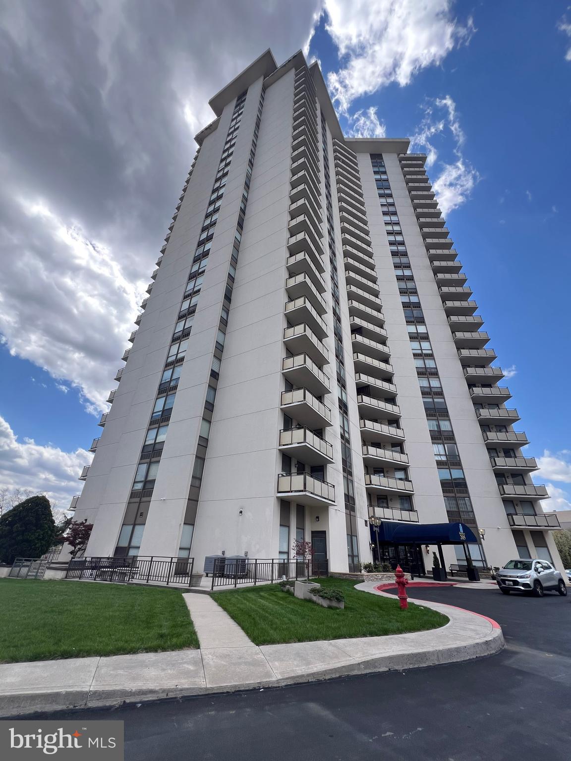 205 E JOPPA 102