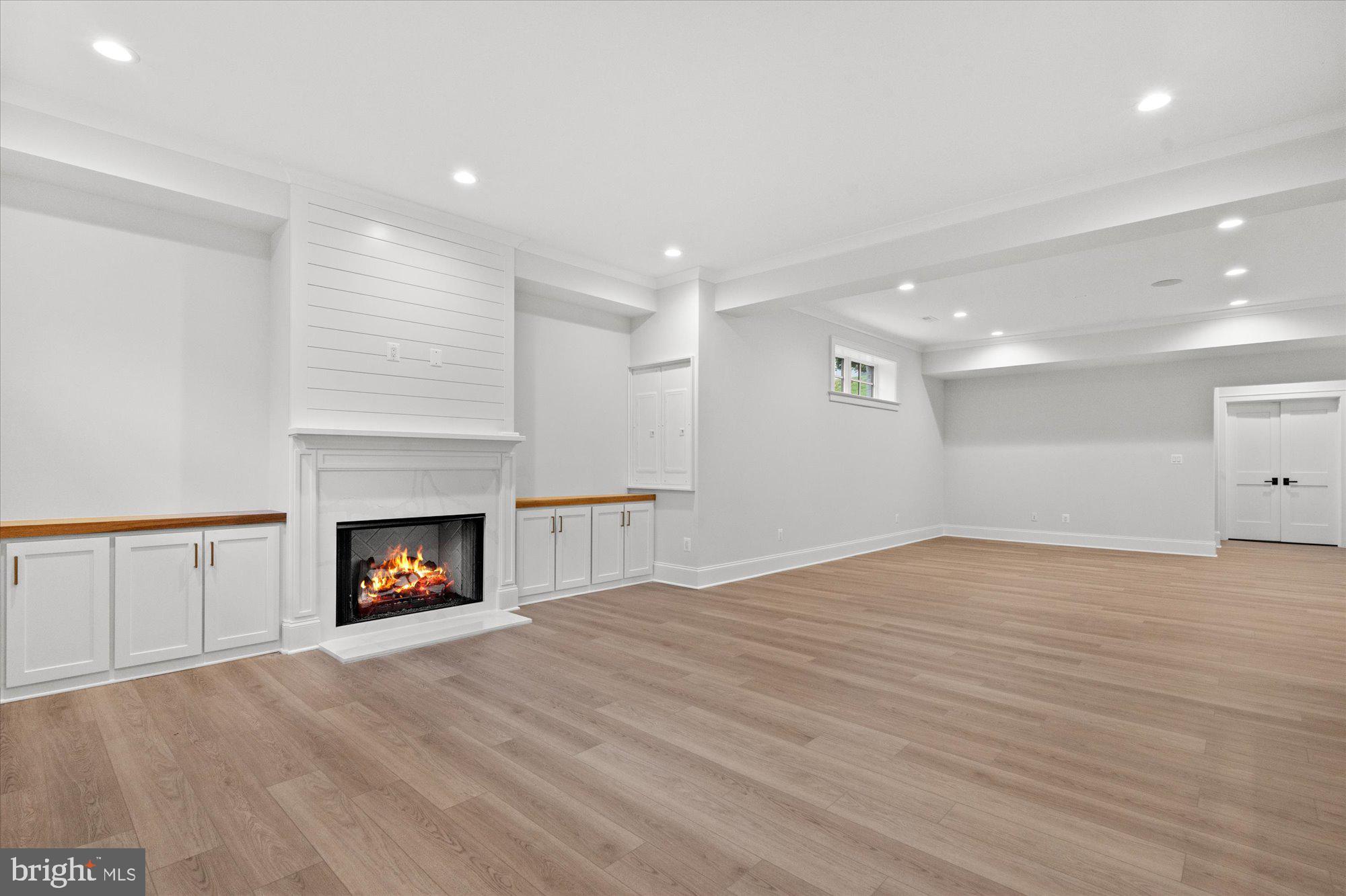 BROYHILL FOREST - Residential