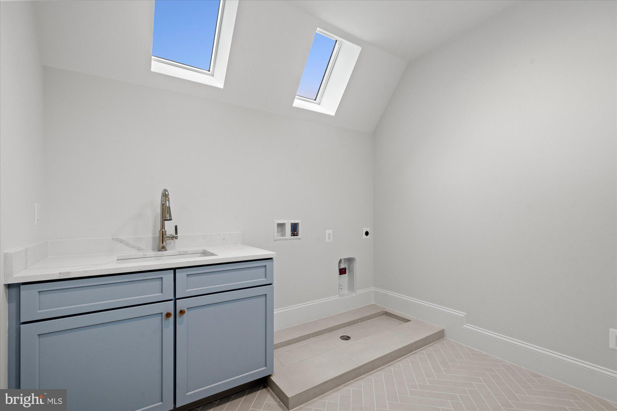 BROYHILL FOREST - Residential