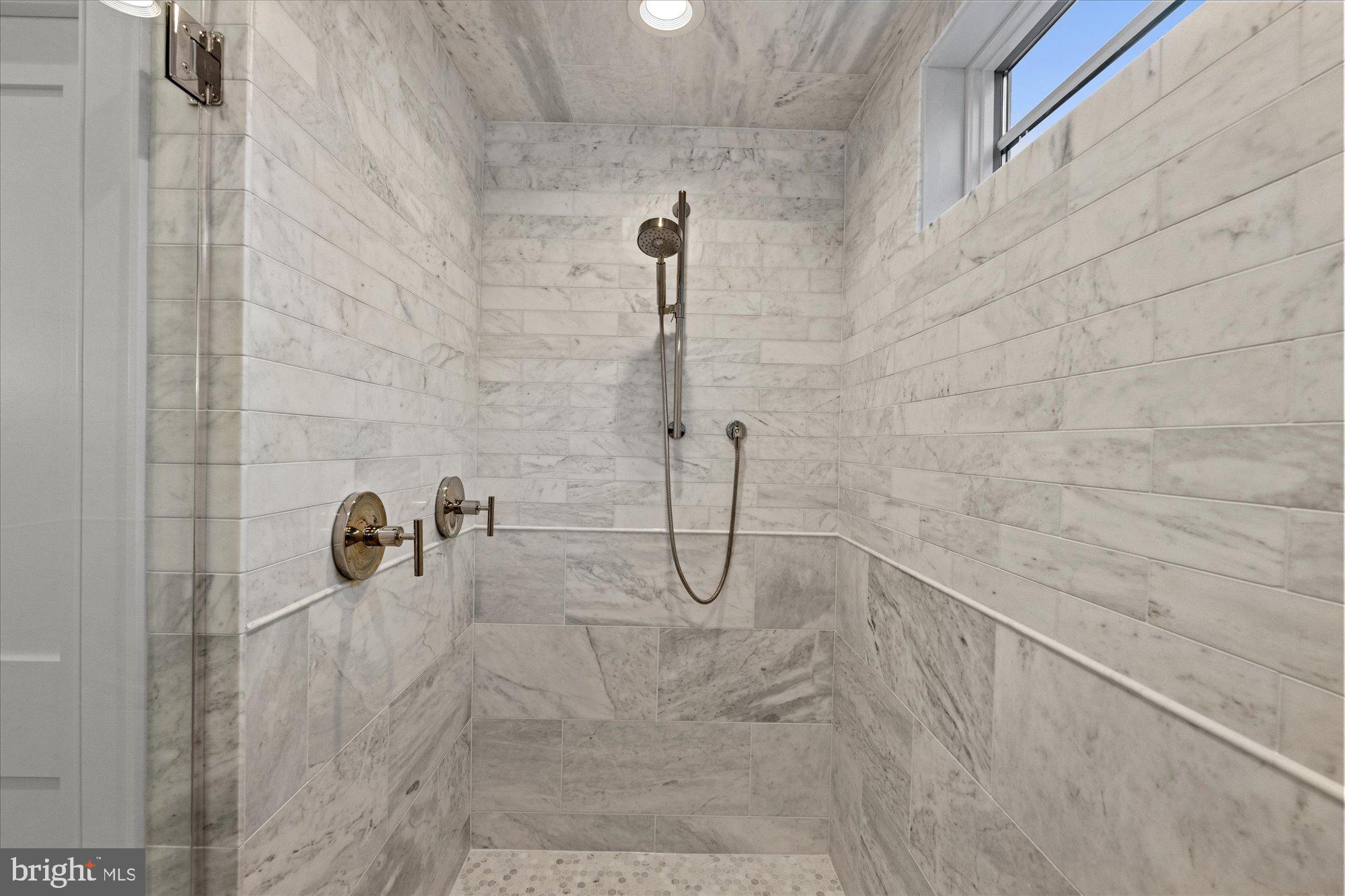 BROYHILL FOREST - Residential