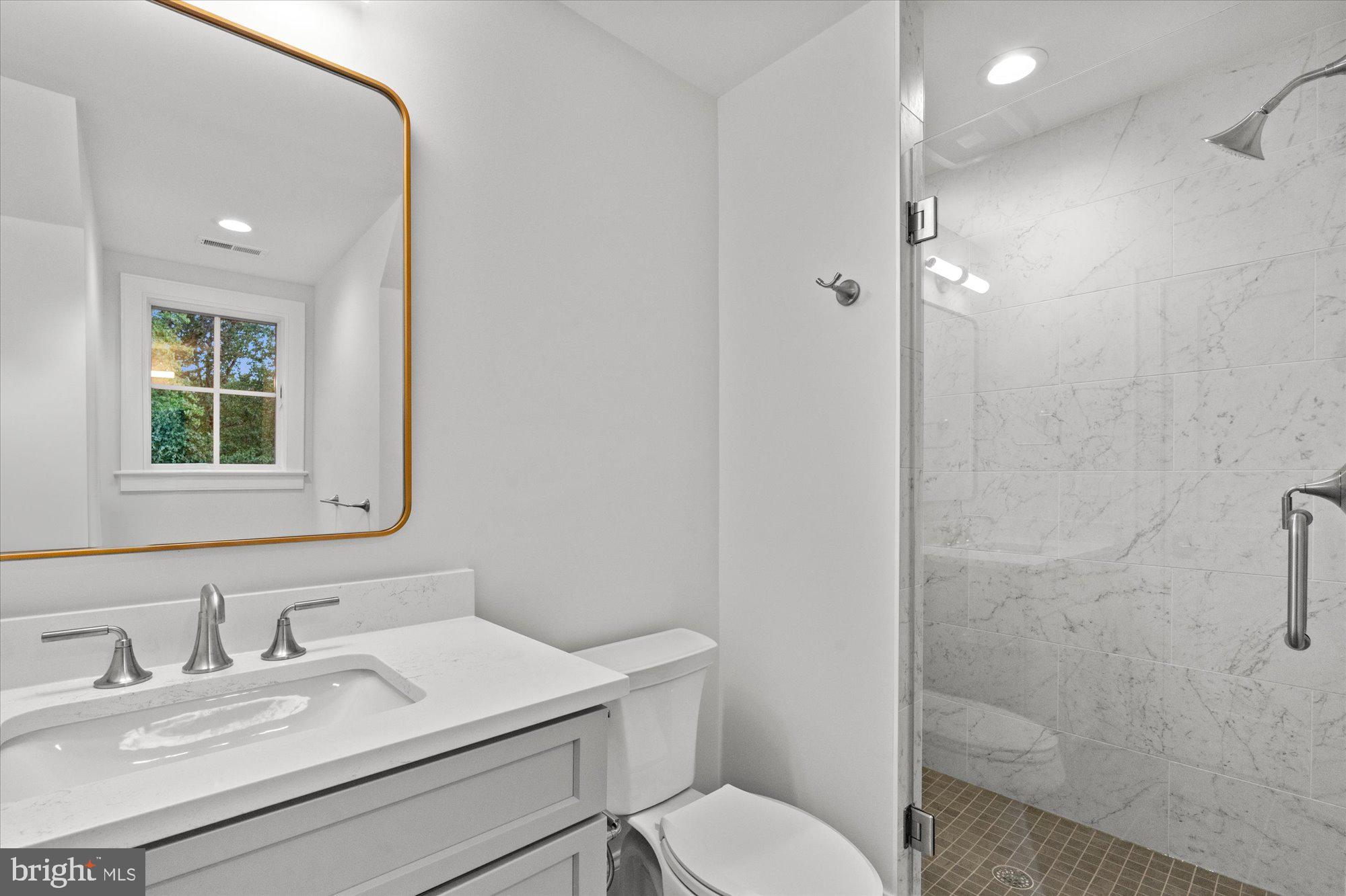 BROYHILL FOREST - Residential