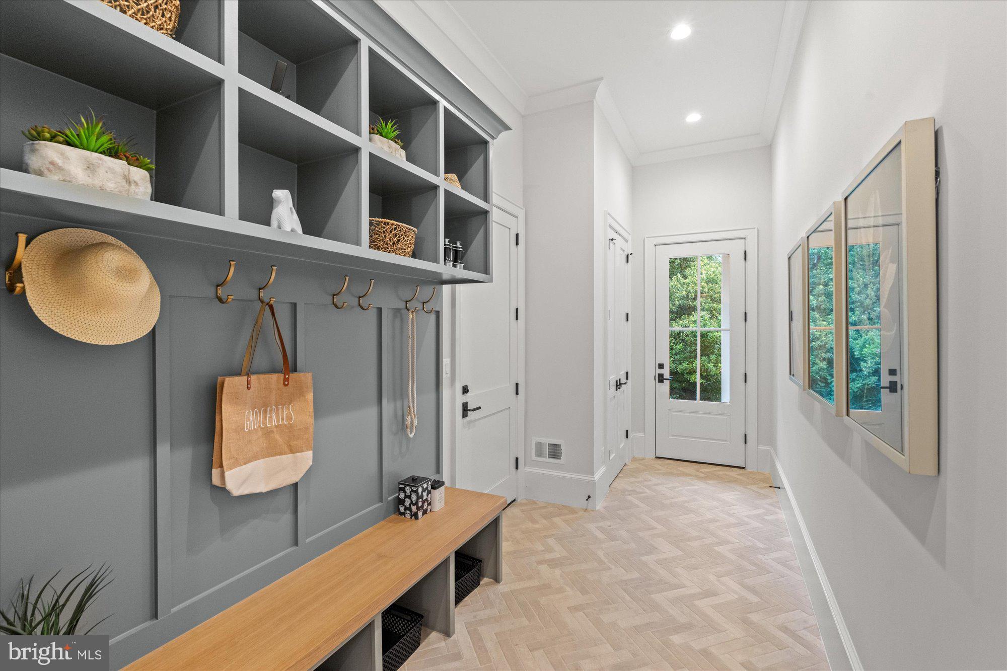 BROYHILL FOREST - Residential