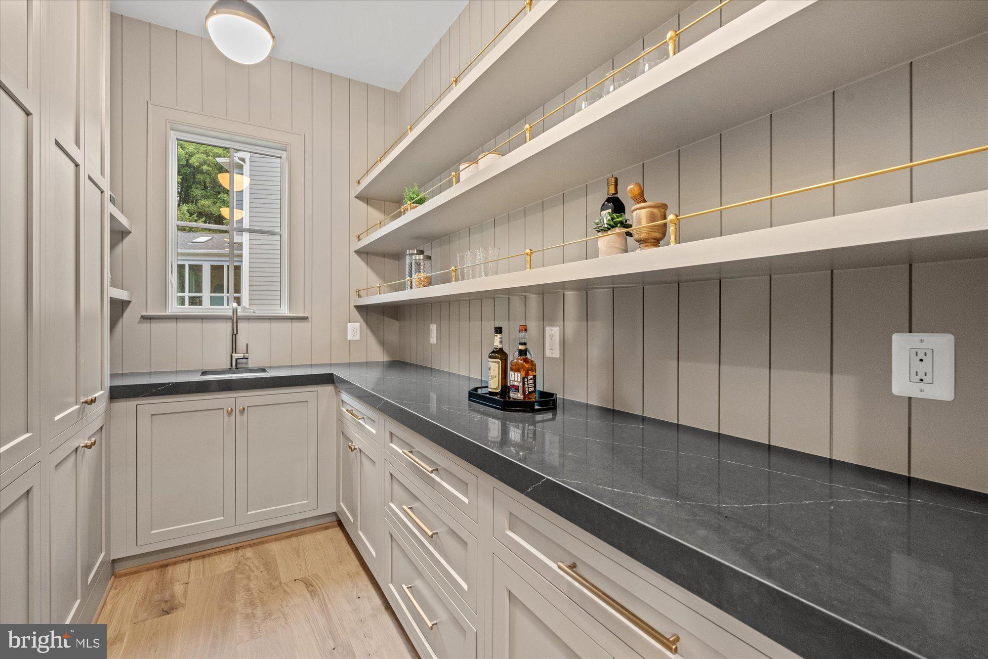 BROYHILL FOREST - Residential