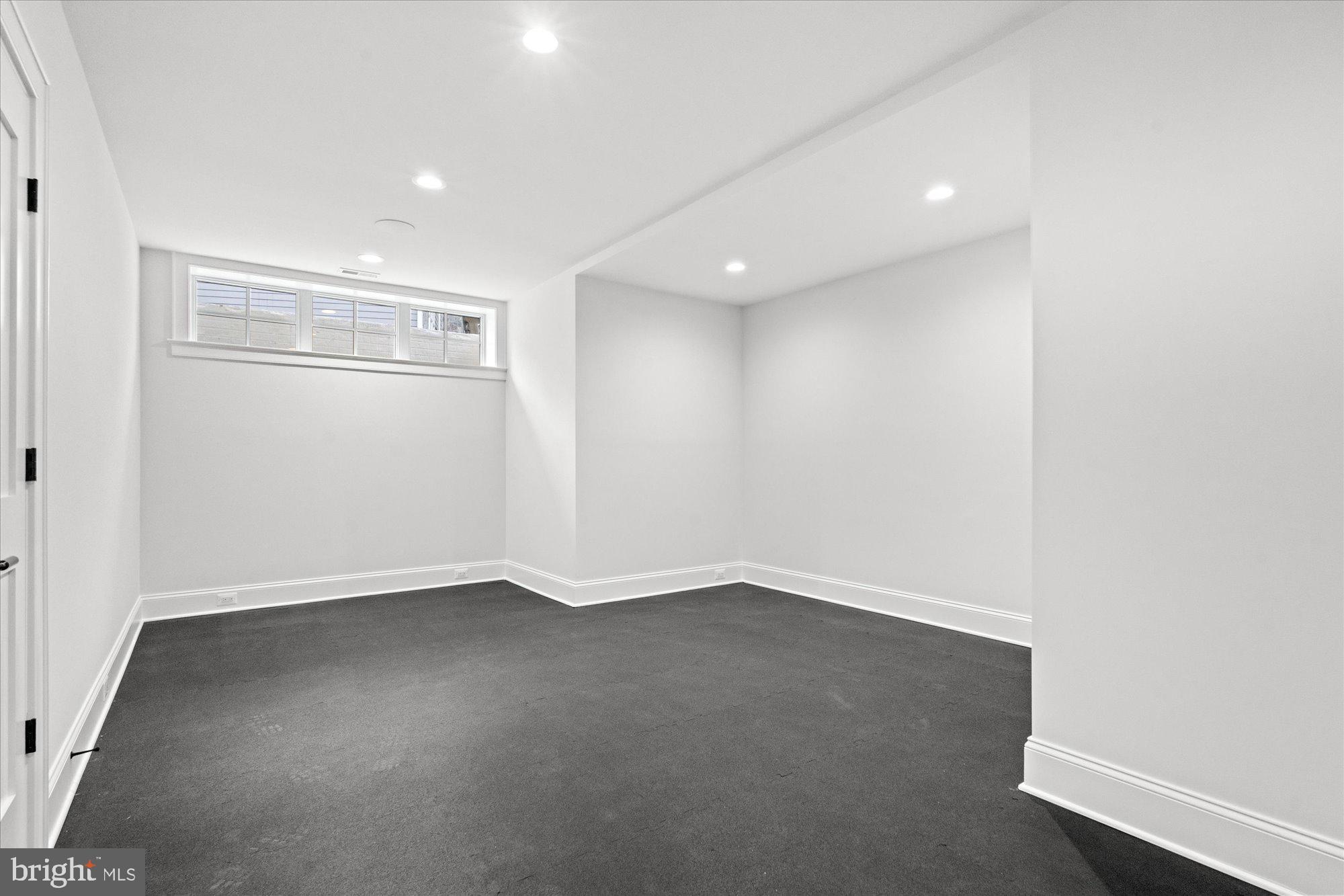 BROYHILL FOREST - Residential