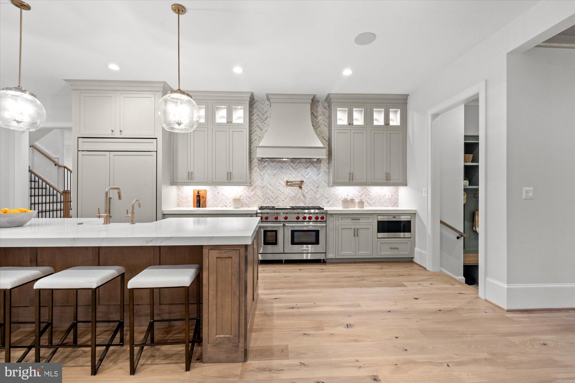 BROYHILL FOREST - Residential