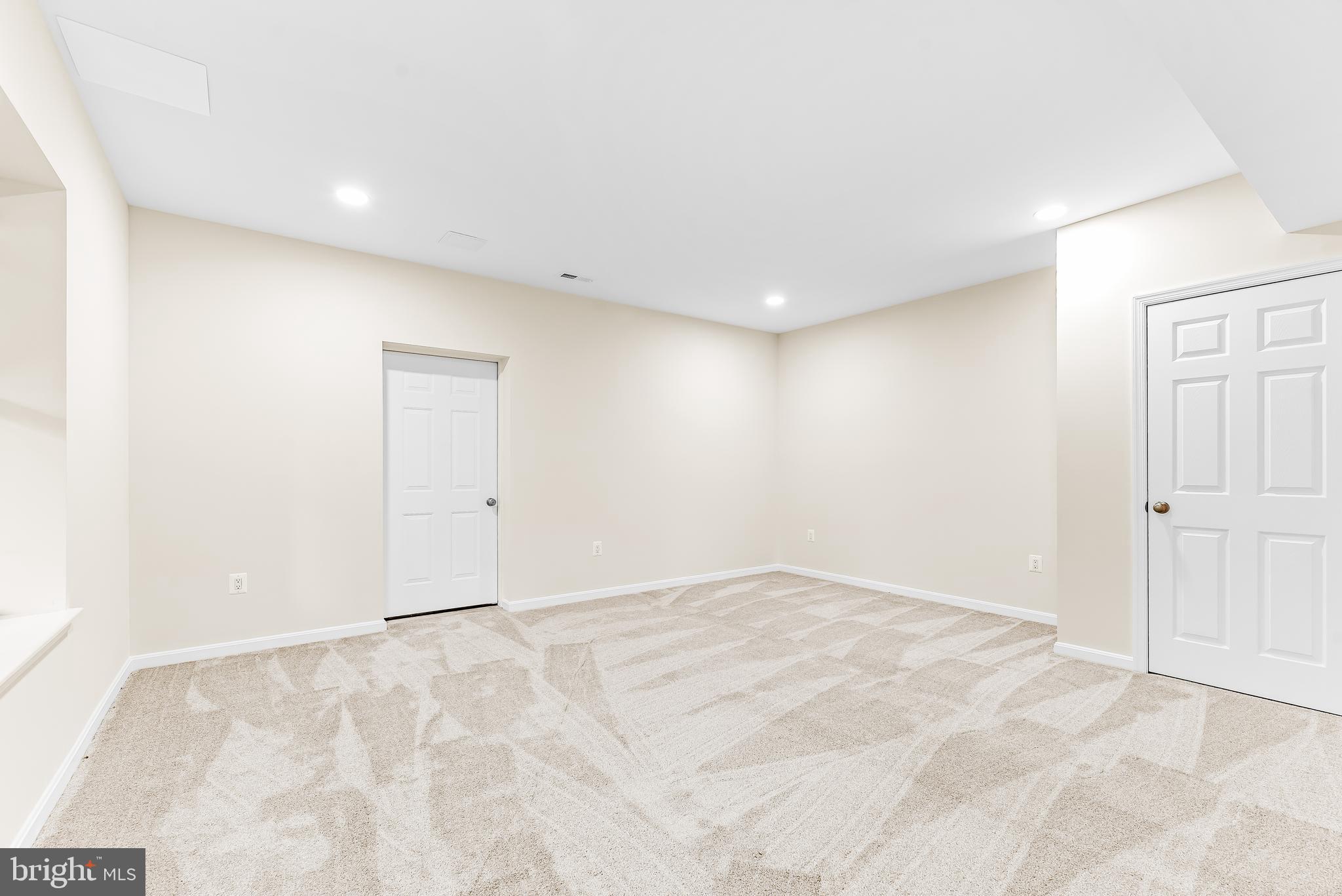 CANOE NECK CREEK - Residential