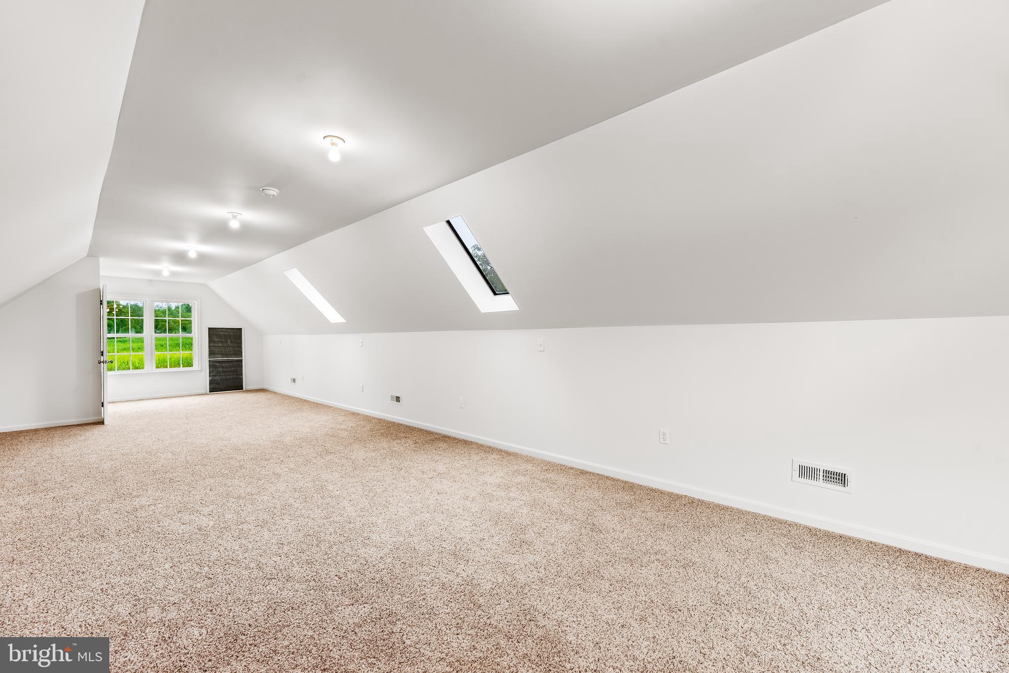 CANOE NECK CREEK - Residential