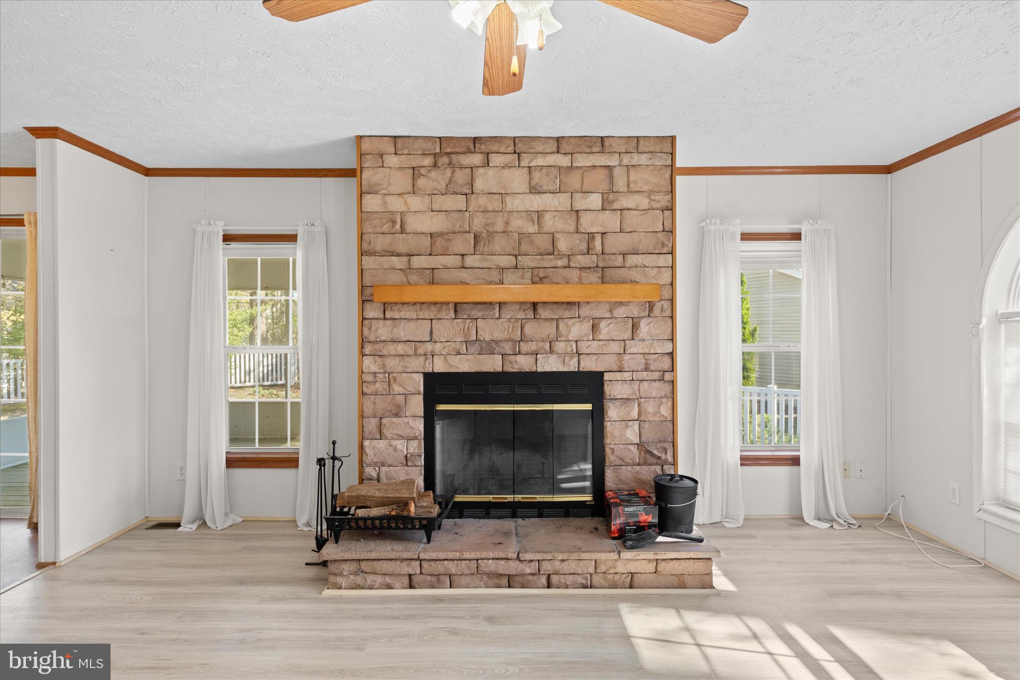 ANGOLA ESTATES - Residential