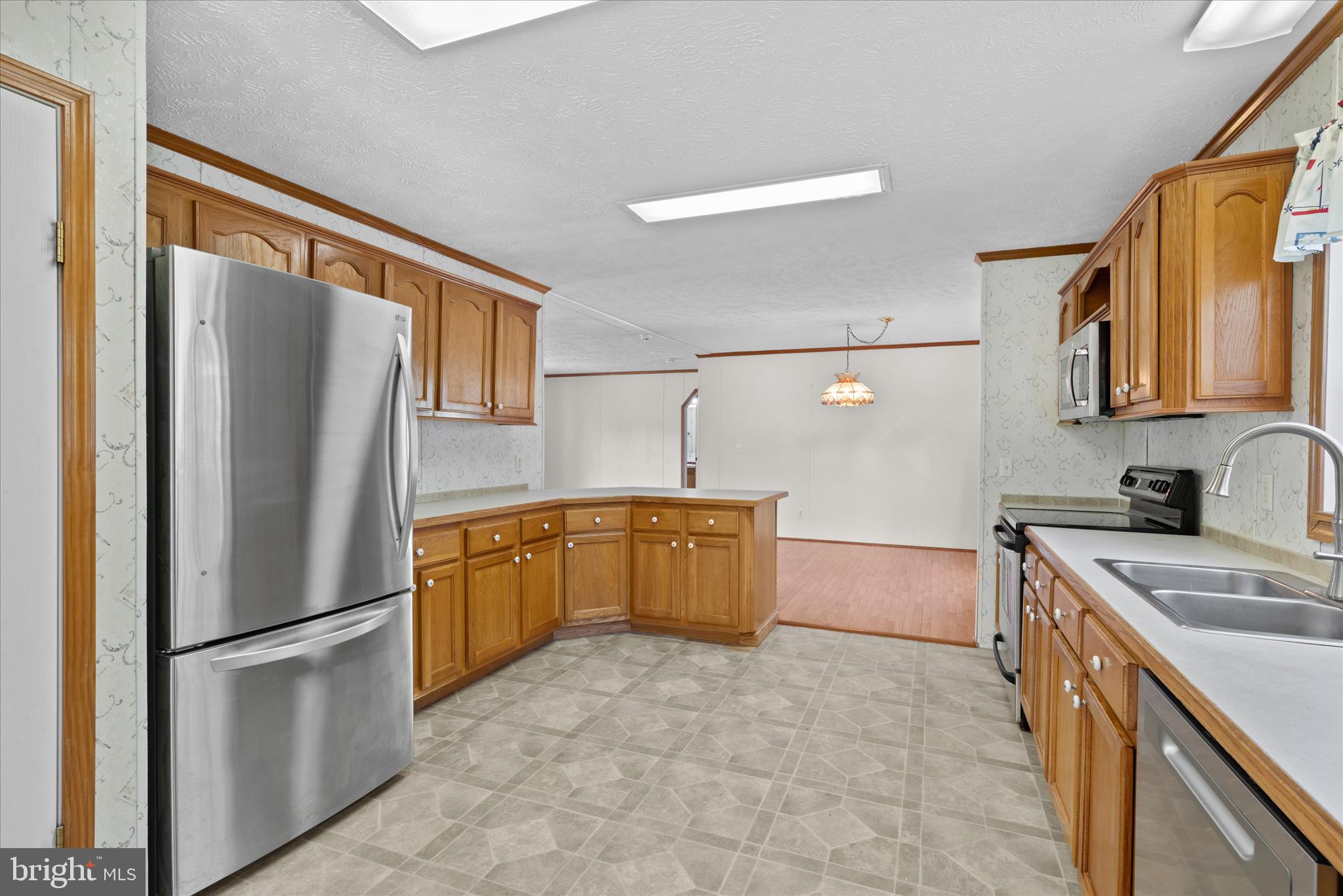 ANGOLA ESTATES - Residential