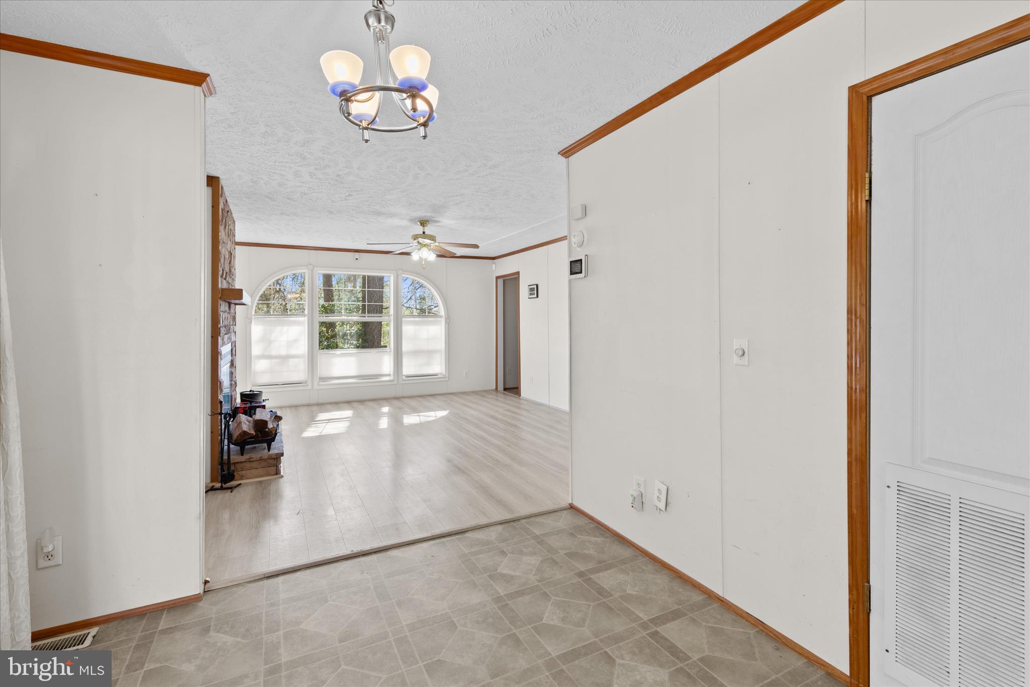 ANGOLA ESTATES - Residential