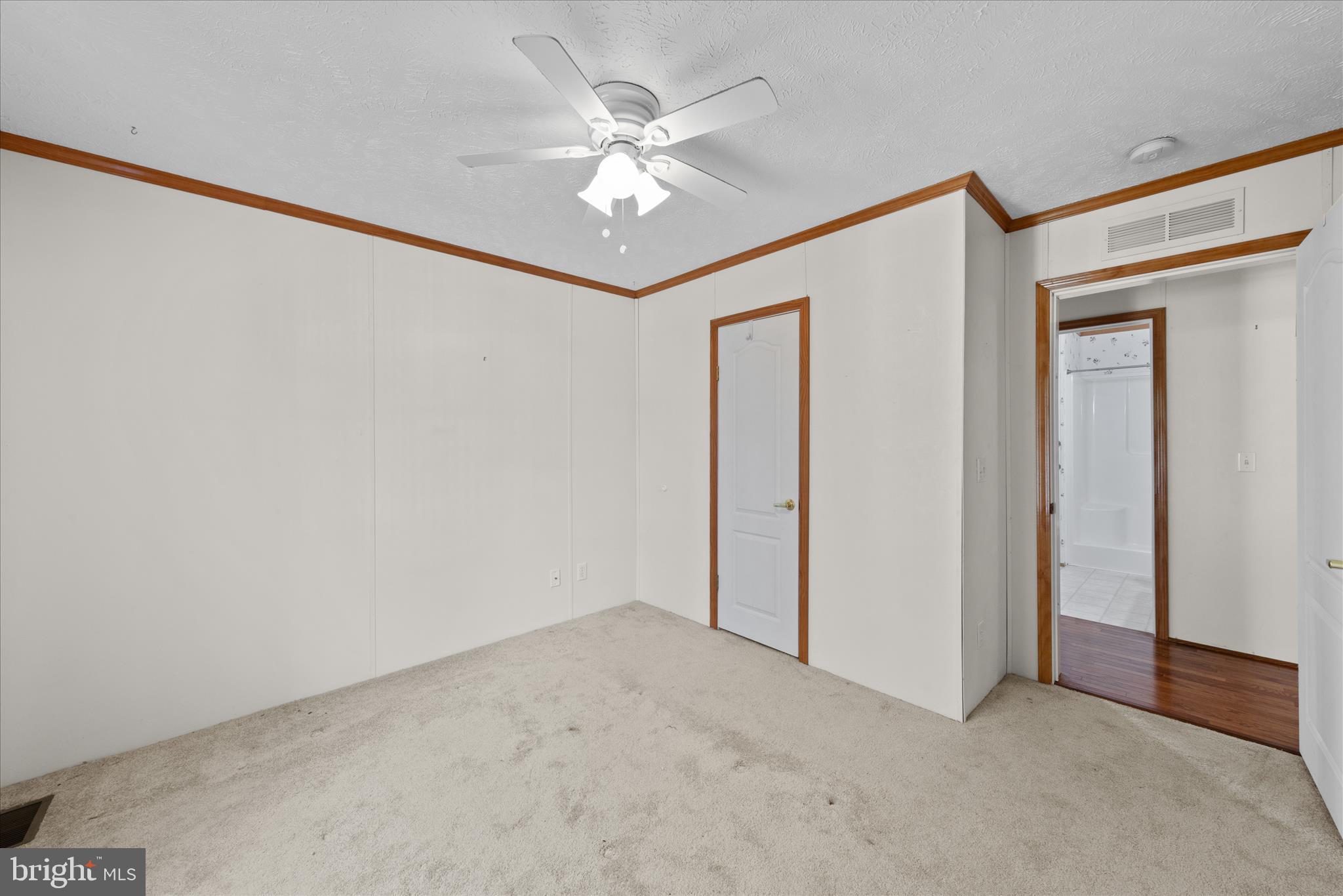 ANGOLA ESTATES - Residential