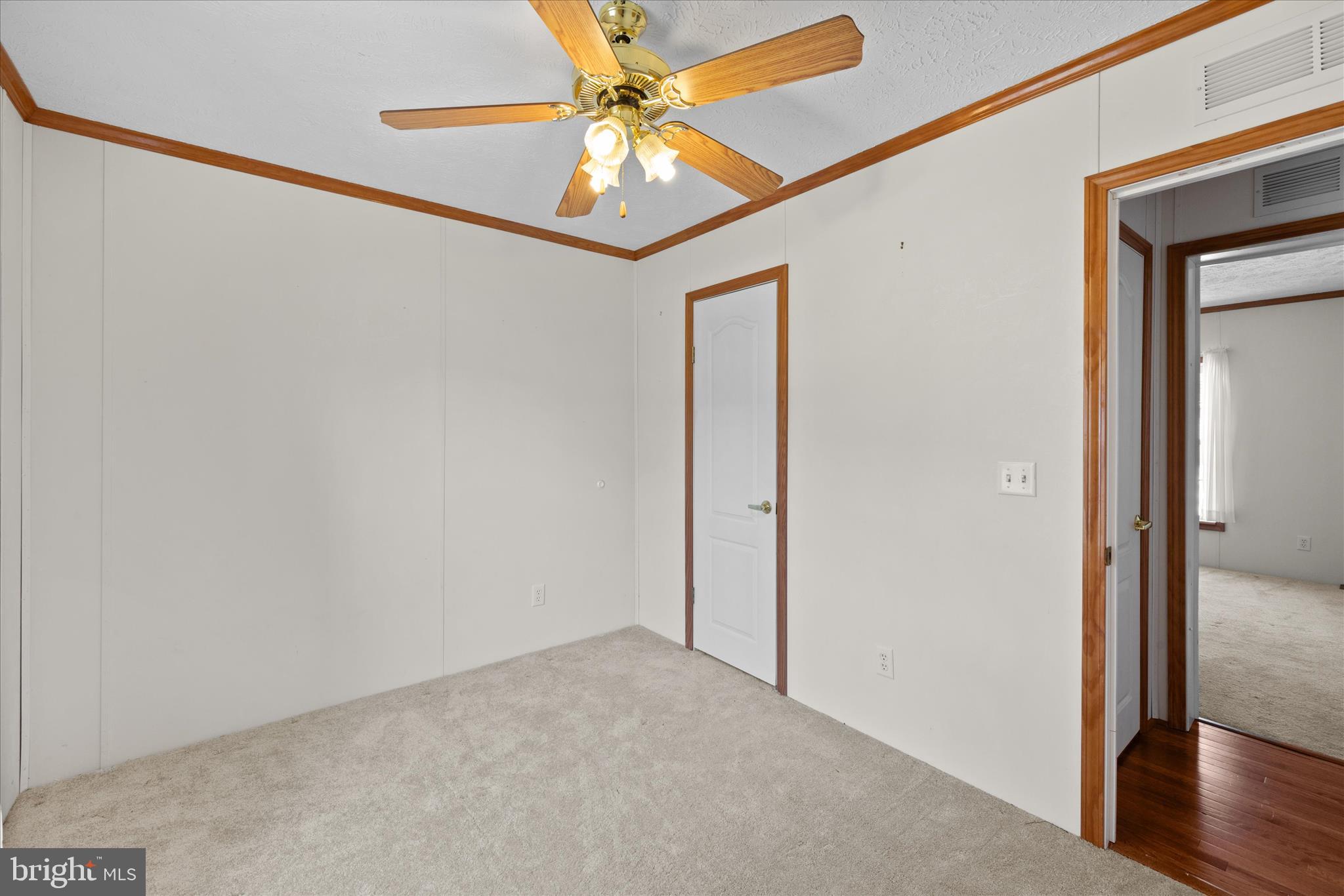 ANGOLA ESTATES - Residential