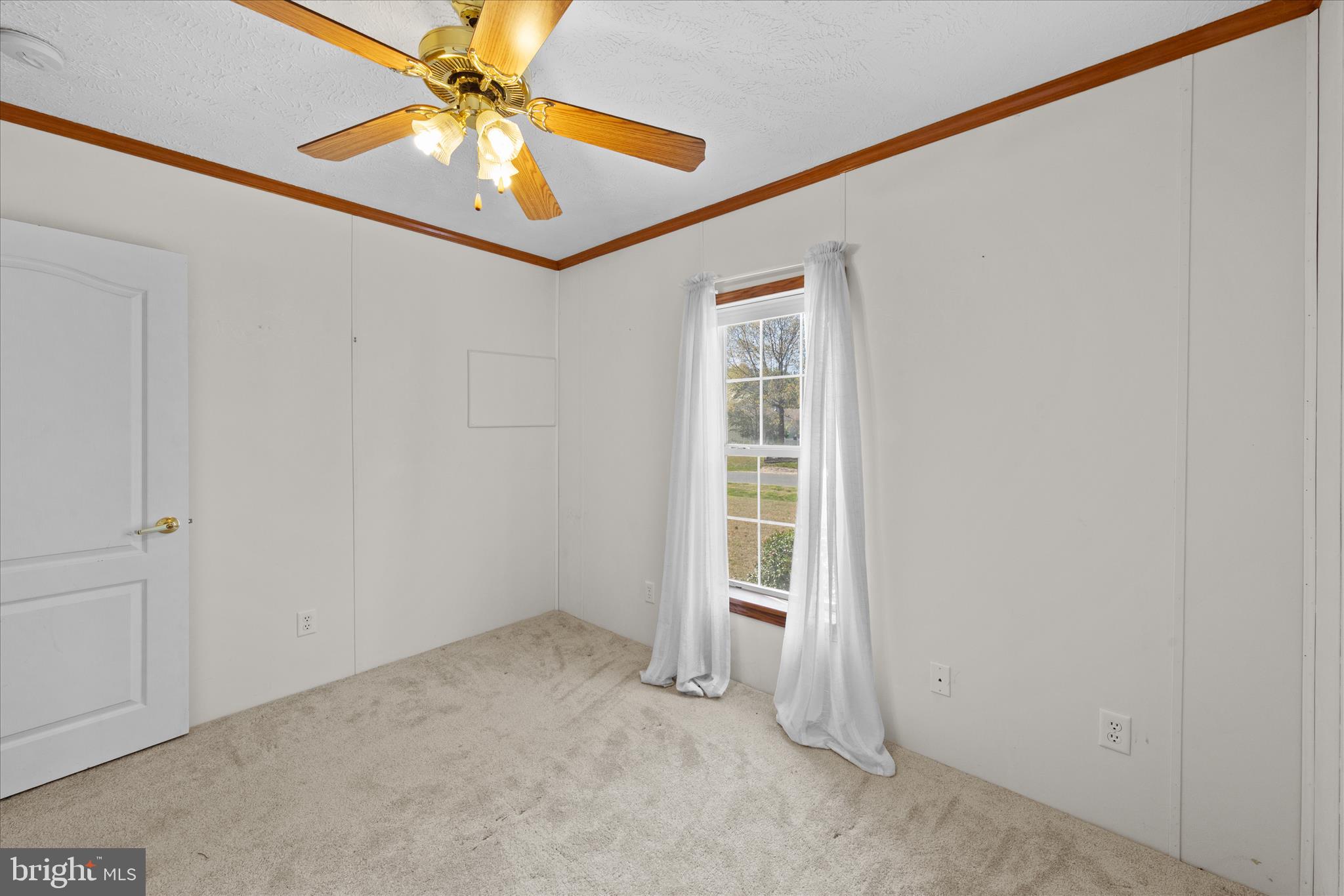 ANGOLA ESTATES - Residential