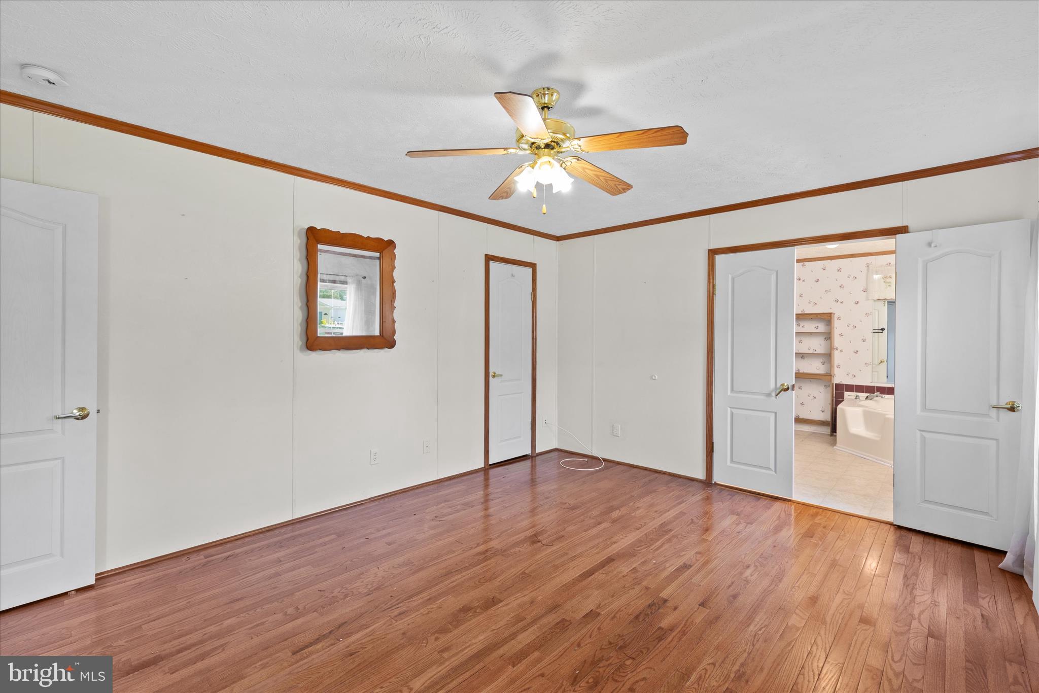 ANGOLA ESTATES - Residential