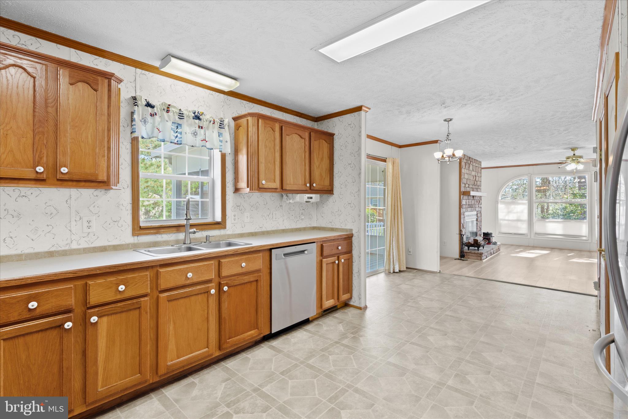 ANGOLA ESTATES - Residential