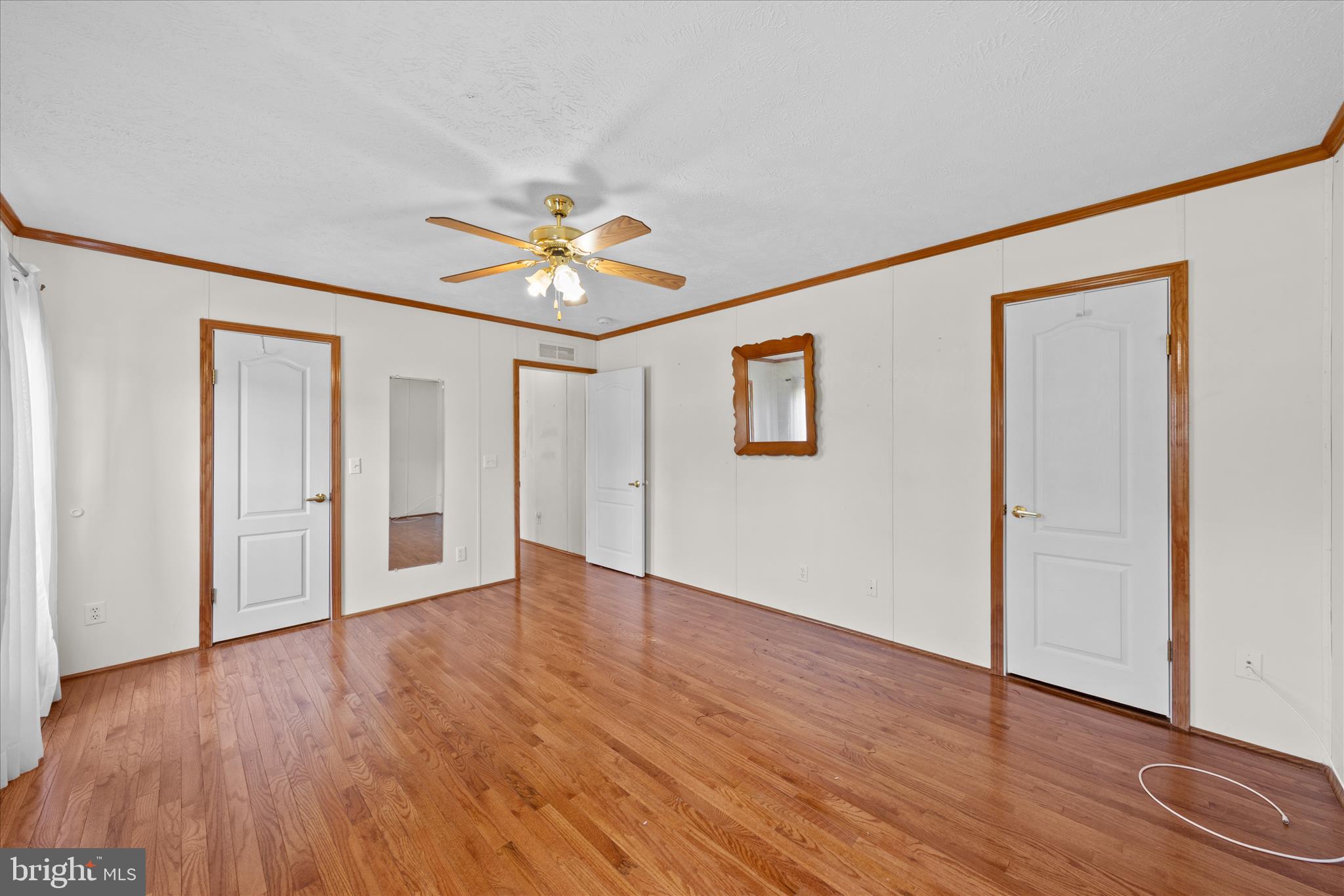 ANGOLA ESTATES - Residential