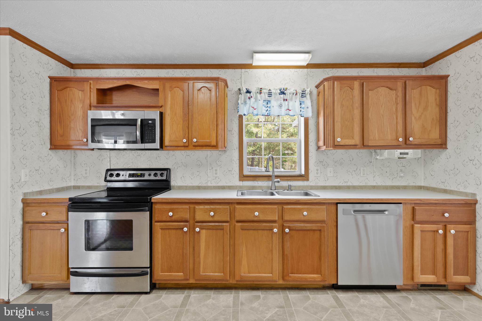 ANGOLA ESTATES - Residential