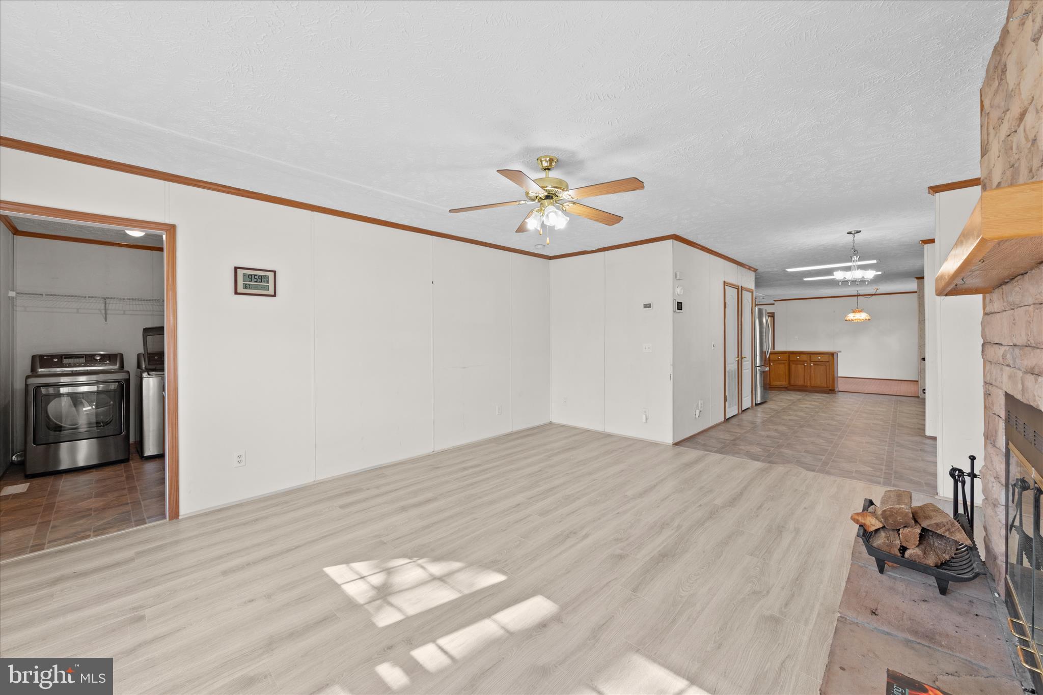 ANGOLA ESTATES - Residential