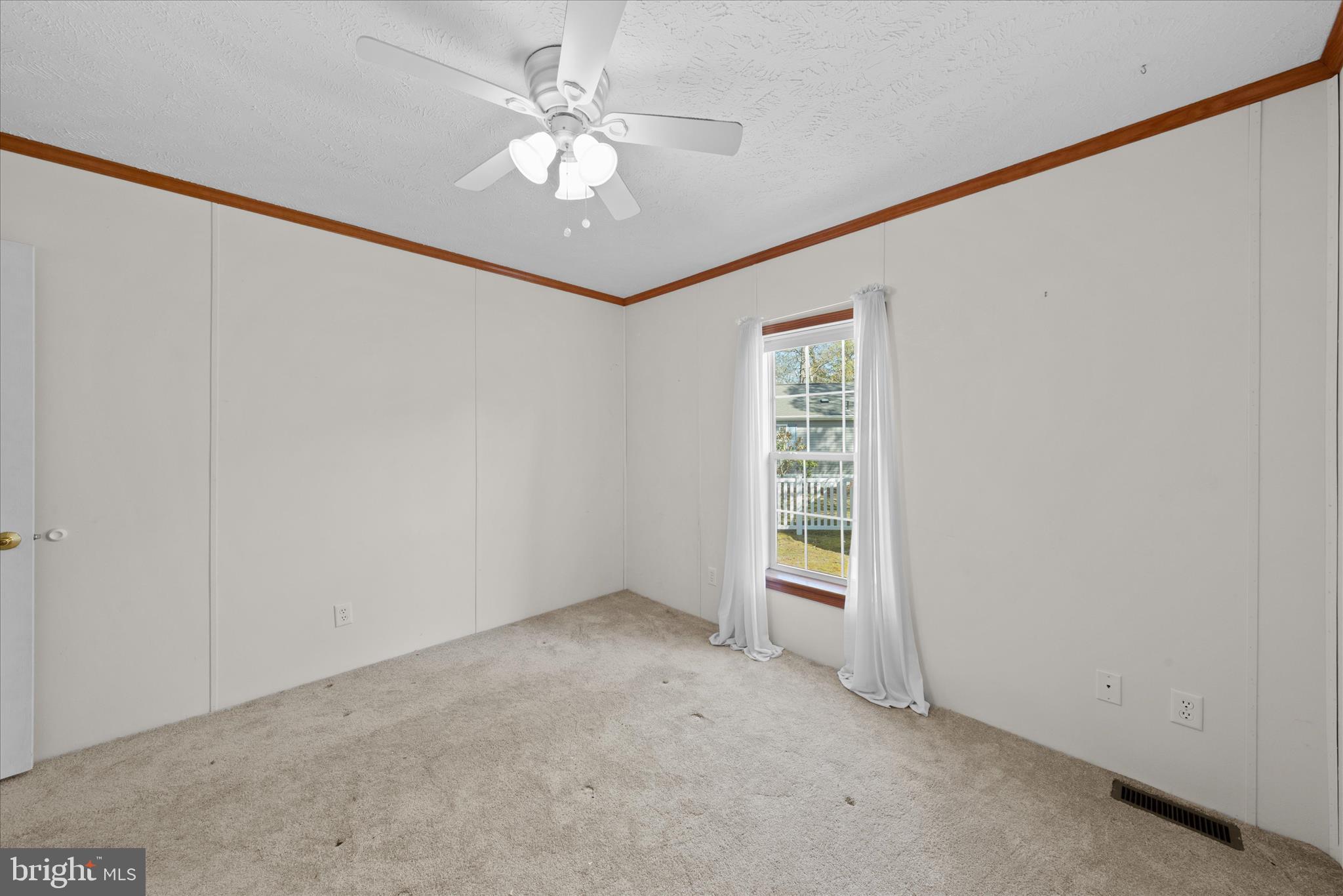 ANGOLA ESTATES - Residential