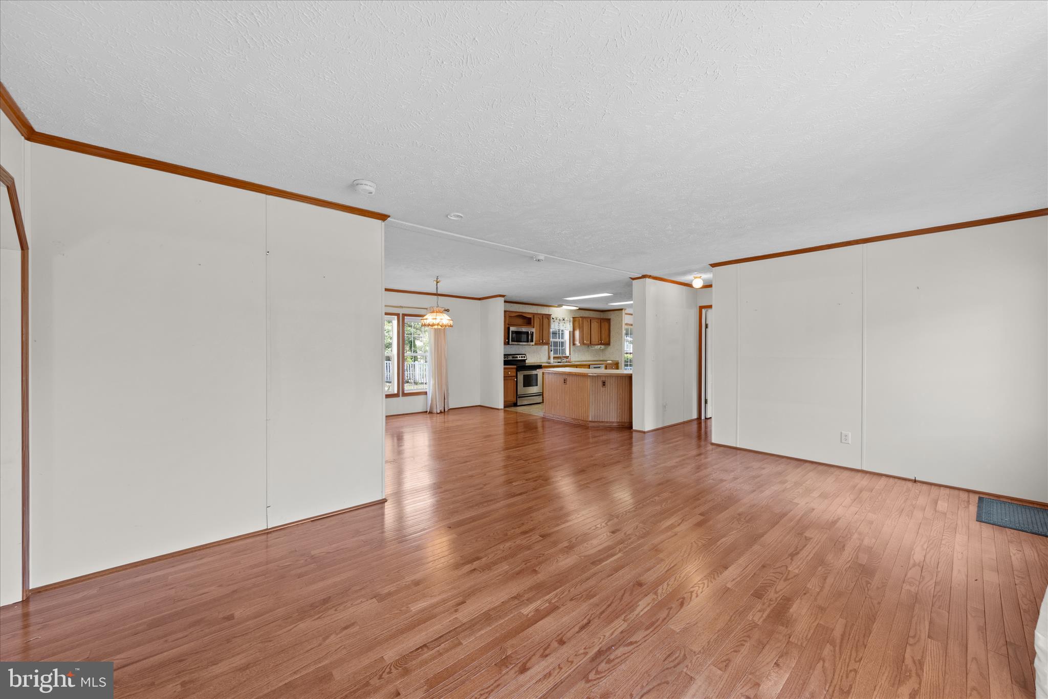 ANGOLA ESTATES - Residential