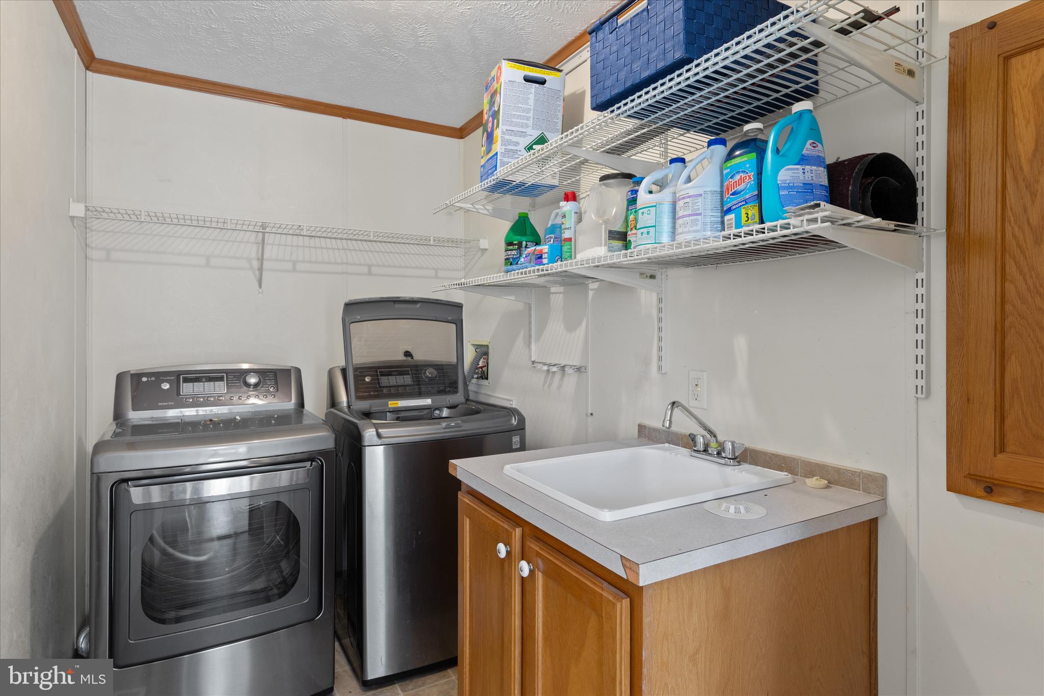 ANGOLA ESTATES - Residential