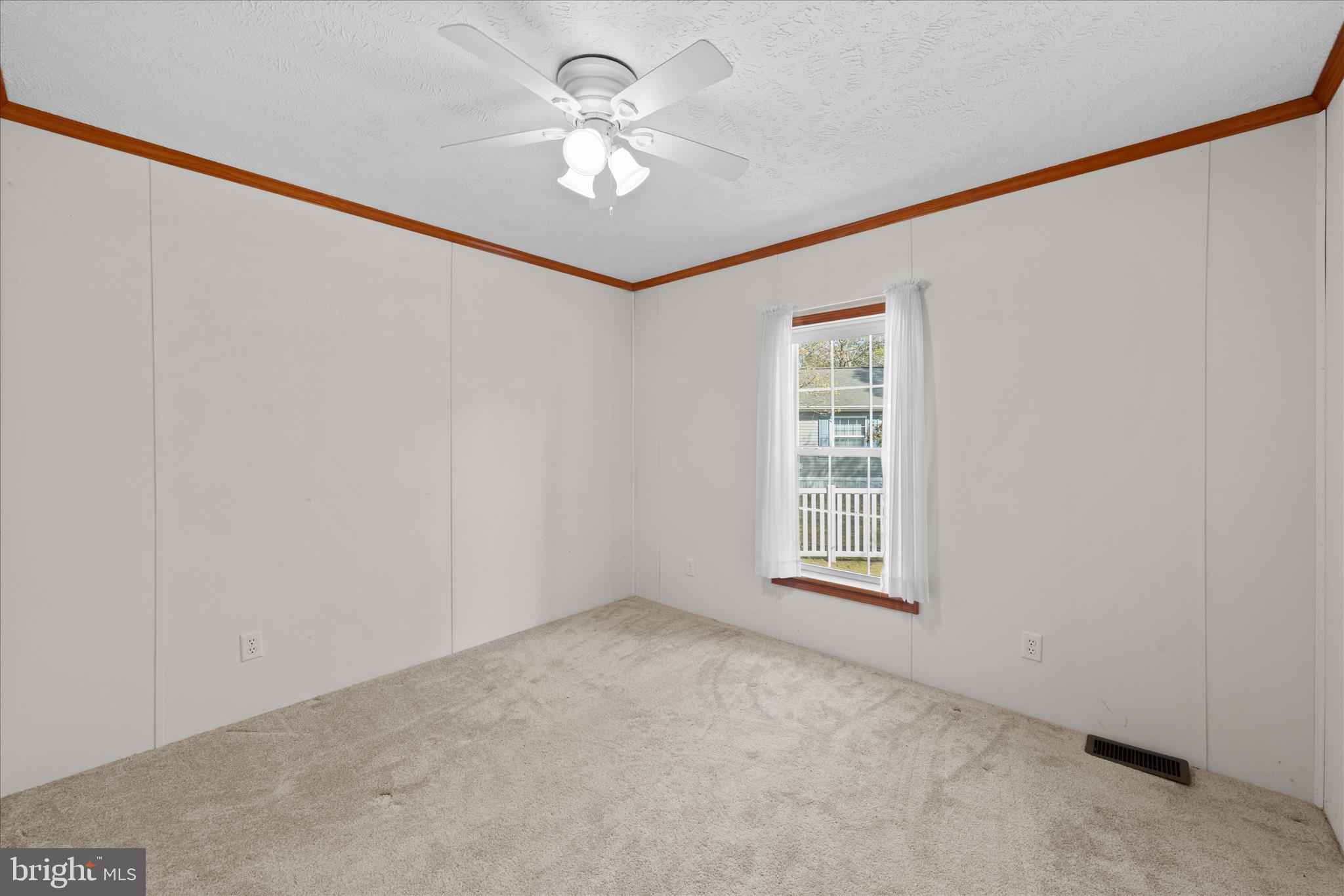 ANGOLA ESTATES - Residential