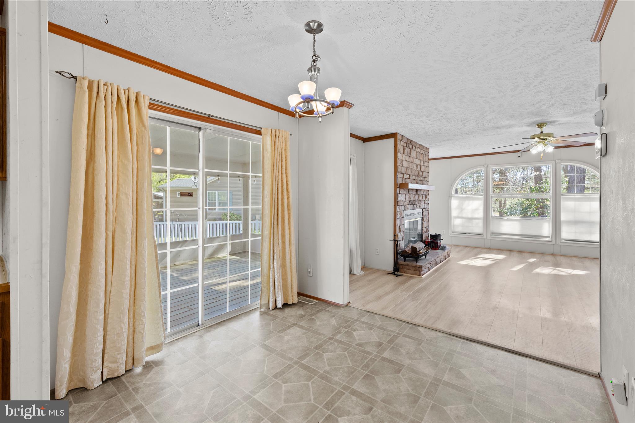 ANGOLA ESTATES - Residential